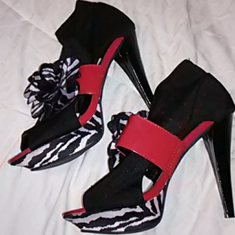 Pumps - Picture 7 of 7